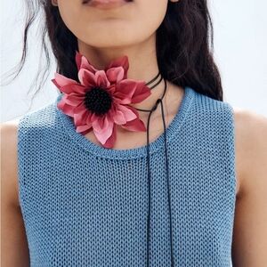 ZARA Contrast Flower Rope Necklace